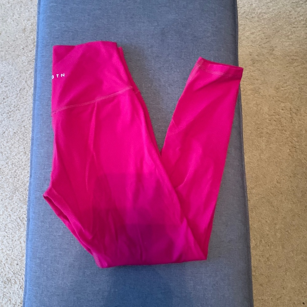 NVGTN Magenta Signature Leggings.